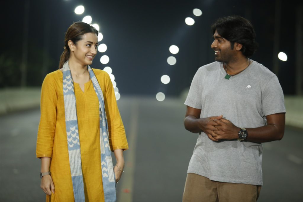 Trisha & Vijay Sethupathi in 96 movie-cinemabaaz.xyz